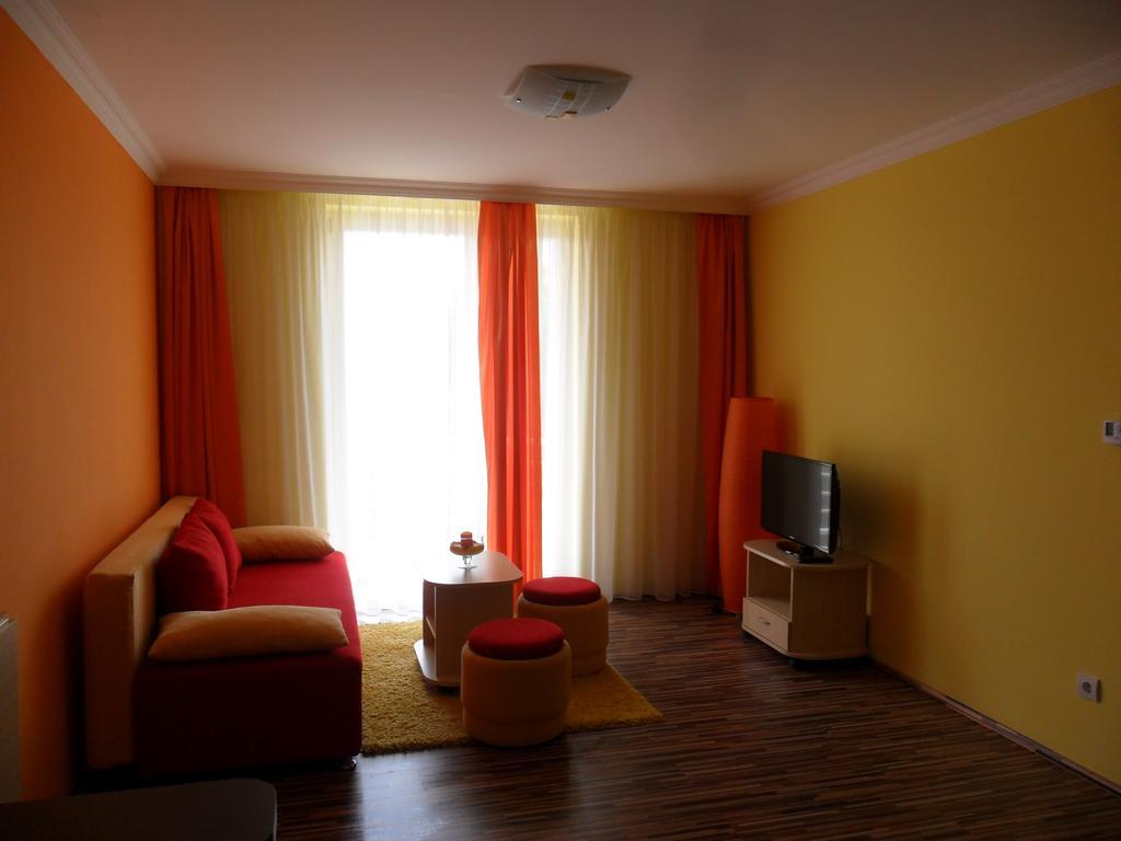 Hotel Palma Нірбатор Номер фото